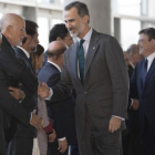 El Rey, a su llegada al Congreso del Instituto de la Empresa Familiar, en Valencia.-EL PERIÓDICO