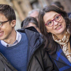 Íñigo Errejón, candidato de Más País, con la líder de Compromís, Mónica Oltra, este viernes en Valencia-MIGUEL LORENZO