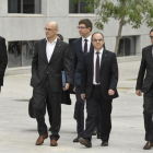 Forn, Romeva, Mundó, Turull, Rull y Borràs, camino del Supremo, el 2 de noviembre del 2017.-AFP / GABRIEL BOUYS