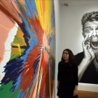 La puja de obras de  David Bowie, en la sala Sotheby's de Londres.-AP / FRANK AUGSTEIN