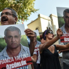 Manifestantes protestan por la detención de Yalçin a cargo de la policía española, el 13 de agosto, en Estambul-AFP / OZAN KOSE