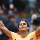 El tenista Rafa Nadal celebra su victoria ante Fabio Fognini en el pasado Torneo Conde de Godó.-MANU FERNÁNDEZ / AP