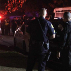 Policía y servicios de emergencia en el lugar donde se ha producido el tiroteo de Fresno, California.-LARRY VALENZUELA / THE FRESNO BEE / AP