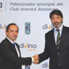Armando Nieto, presidente de Divina Pastora, y Jordi Villacampa, del Joventut de Badalona, tras firmar el contrato de patrocinio.-CJB