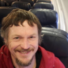 Skirmantas Strimaitis se hace un selfie en el avión en el que viajó solo.-AP