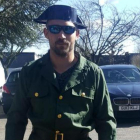 Jaime Vizern, disfrazado de guardia civil.-PERIODICO (TWITTER (@DUE_17))