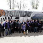 El ministro de Educación, Cultura y Deporte, Íñigo Méndez de Vigo, recibe al equipo de baloncesto de Palencia Quesos Cerrato.-ICAL