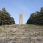 Monumento al general Mola en la localidad burgalesa Alcocero de Mola, donde tuvo lugar el accidente aéreo en el que perdió la vida-