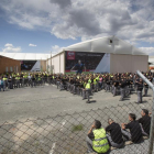 Los trabajadores de Nissan ratifican en asamblea el preacuerdo-EL MUNDO