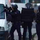 Fuerzas especiales de la policía francesa en Estrasburgo.-REUTERS / CHRISTIAN HARTMANN