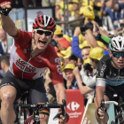 André Greipel gana en la meta de Zelande ante Mark Cavendish, que fue cuarto tras Peter Sagan y Fabian Cancellara.-Foto: AFP / ERIC FEFERBERG