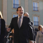 Mariano Rajoy, en Toledo, junto a Cospedal, Pons y Weber.-AGUSTÍN CATALÁN
