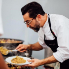 Quique Dacosta, chef tres estrellas Michelin, ha participado en 'Refettorio Gastromotiva', un proyecto solidario con motivo de los Juegos Olímpicos de Río de Janeiro.-