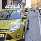 Un coche de autoescuela de Soria, en una imagen reciente. / VALENTÍN GUISANDE-