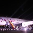 Un Airbus A380 de Qatar Airways, en el aeropuerto de Doha.-AFP