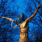 La estatua dedicada a Ibrahimovic en Malmö tras la barbarie.-