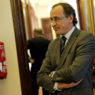 El presidente del PP vasco, Alfonso Alonso, ha declarado que "llegará hasta el final" para aclarar el presunto desvío de fondos.-JOSE LUIS ROCA