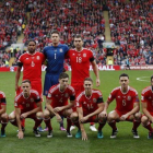 Los jugadores de Gales posan antes del partido contra Georgia en Cardiff.-REUTERS / ANDREW COULDRIDGE