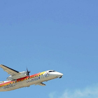 Un avión de la aerolínea Air Nostrum que despega del aeropuerto de Burgos-Villafría.-Ical