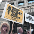 Protesta contra las cláusulas suelo en Barcelona.-LAURA BUSQUETS