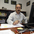 Manuel Revilla, responsable de la OMIC./ ÁLVARO MARTÍNEZ-