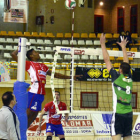 Osveny remata en el partido ante Unicaja. / ÁLVARO MARTÍNEZ-