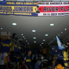 La bufanda conmemorativa del Superclásico de la Libertadores-JUAN IGNACIO RONCORONI (EFE)