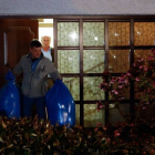 La policía alemana también inspeccionó la casa de los padres de Lubitz en Montabaur.-Foto:   REUTERS / KAI PFAFFENBACH