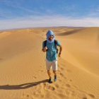 Raúl Gómez, durante su carrera en Marruecos, en el programa de Movistar+ Maraton Man.-EL PERIÓDICO
