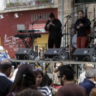 Un momento de la actuación de Menaya Folk, ayer en la plaza de San Clemente.-DIEGO MAYOR