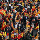 Los manifestantes se han dirigido hacia la plaza Sant Jaume.-EFE