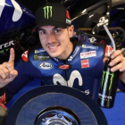 Maverick Viñales celebra su gran éxito en Australia.-YAMAHA MEDIA / MILAGRO-TINO MARTINO