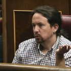 Pablo Iglesias, en su escaño en el Congreso.-DAVID CASTRO