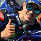 Maverick Viñales (Yamaha) celebra su 'pole' de hoy en Mugello (Italia).-AFP / VINCENZO PINTO