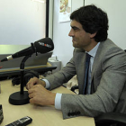 El director de Caja Rural de Soria, Alfonso de la Lastra, en la entrevista emitida por Castilla y León Radio. / A.M.-