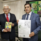 Juan Manuel Ruiz Liso, a la izquierda, y Carlos Martínez Izquierdo, durante la presentación del Mes de la Salud de 2018.-MARIO TEJEDOR