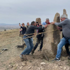 Levantamiento del dólmen en Carrascosa (4)