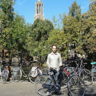 Guillermo Molina rodeado de bicicletas en Utrecht-