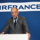 Jean-Marc Janaillac durante el anuncio de su dimisión como presidente de Air France-KLM.-GEOFFROY VAN DER HASSELT (AFP)