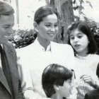 Julio Iglesias, con Isabel Preysler y sus hijos, Chabeli, Julio José y Enrique, en 1984.-EFE