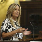 La diputada del Grupo Socialista Trinidad Jiménez durante su intervención en el pleno del Congreso el pasado lunes.-EFE / ALBERTO MARTÍN