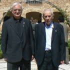 Los dos sacerdotes homenajeados en los jardines de Los Castejones. / REPORTAJE GRÁFICO: EVA SÁNCHEZ-