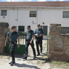 Los agentes inspeccionaron el lugar de los hechos.-Daniel Rodríguez