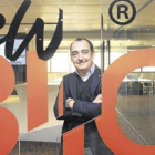 El director general de NewBIC, José Ignacio Goñi, en las nuevas oficinas de la empresa, en el edificio El Trovador.-CHUS MARCHADOR
