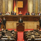 El president Carles Puigdemont interviene en el Parlament, el pasado 10 de octubre.-JULIO CARBÓ