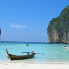 La playa de Maya Bay, en Phi Phi Leh, Tailandia.-EL PERIÓDICO