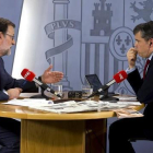 El presidente del Gobierno en funciones, Mariano Rajoy, durante la entrevista que ha concedido este lunes a RNE.-EFE / DIEGO CRESPO