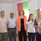 María Pardo y Yolanda de Gregorio durante una visita a una de las viviendas rehabilitadas. HDS