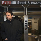 Pablo Iglesias, en el metro de Nueva York, tras reunirse con Josep Stiglitz en la Universidad de Columbia.-EFE