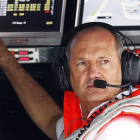 Ron Dennis, jefe y copropietario de McLaren, durante un gran premio.-REUTERS